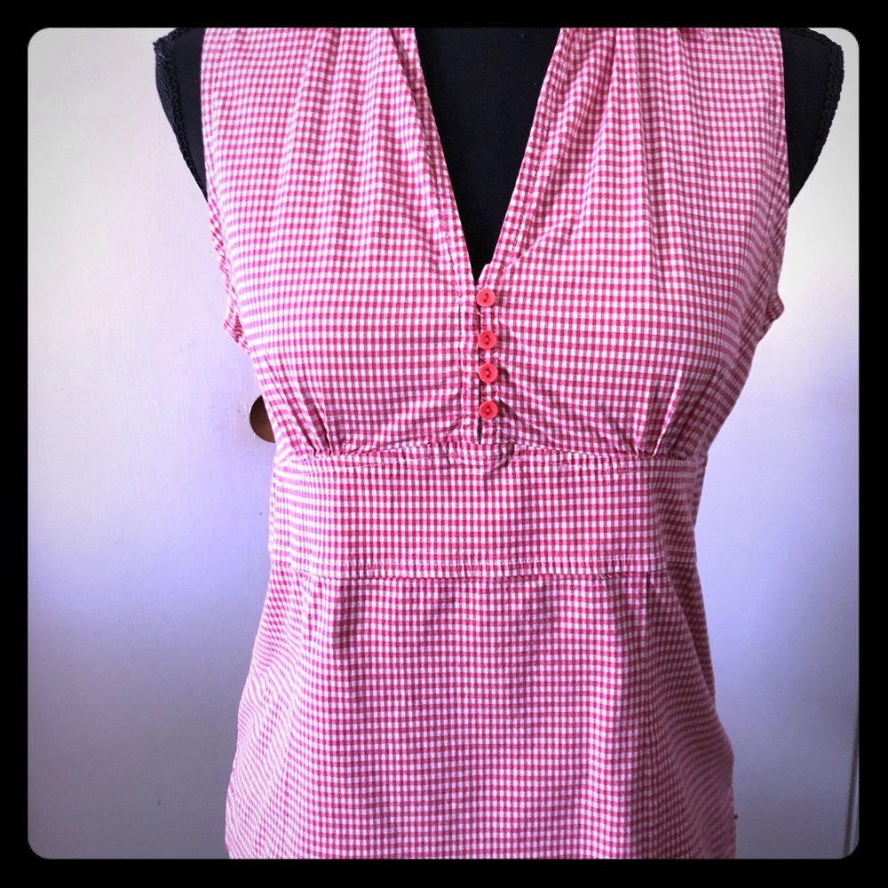 Sleeveless cotton shirt
